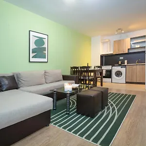 Modern And Bright Near Center - Free Parking Ξενοδοχείο με διαμερίσματα